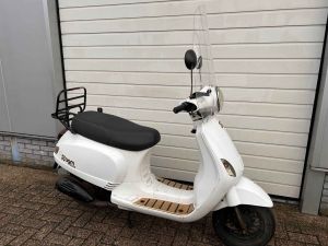 Agm VX 50 Wit bromscooter Opknapper