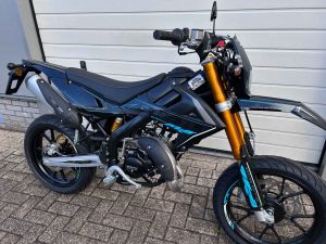 Rieju MRT 50 SM Pro Zwart Blauw