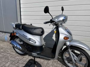 Kymco People 2 takt tweedehands bromscooter