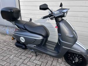 Peugeot Django E5 Mad Grey tweedehands bromscooter