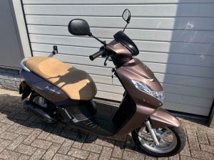 Peugeot Kisbee E4 tweedehands bromscooter