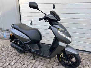 Peugeot Kisbee GT E4 tweedehands bromscooter