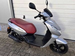 Peugeot Kisbee Satin Flash Silver gebruikte bromscooter