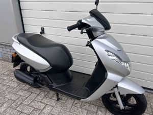 Peugeot Kisbee Injectie tweedehands bromscooter