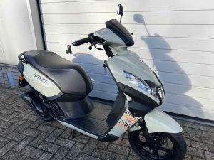 Peugeot Streetzone tweedehands bromscooter