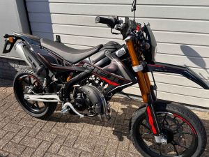 Rieju MRT 50 SM Pro Zwart/Rood
